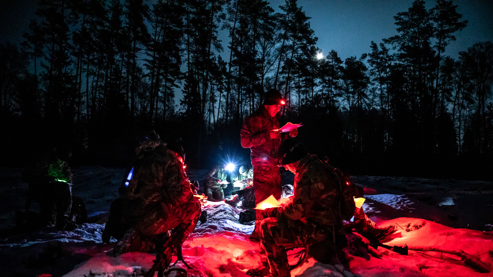 soldiers planning at night with night vision