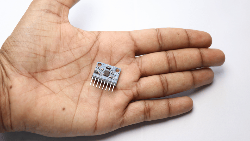 mpu 6050 or mpu6050 which has built in gyroscopic sensor, accelerometer and temperature sensor used for various electronic projects held in hand